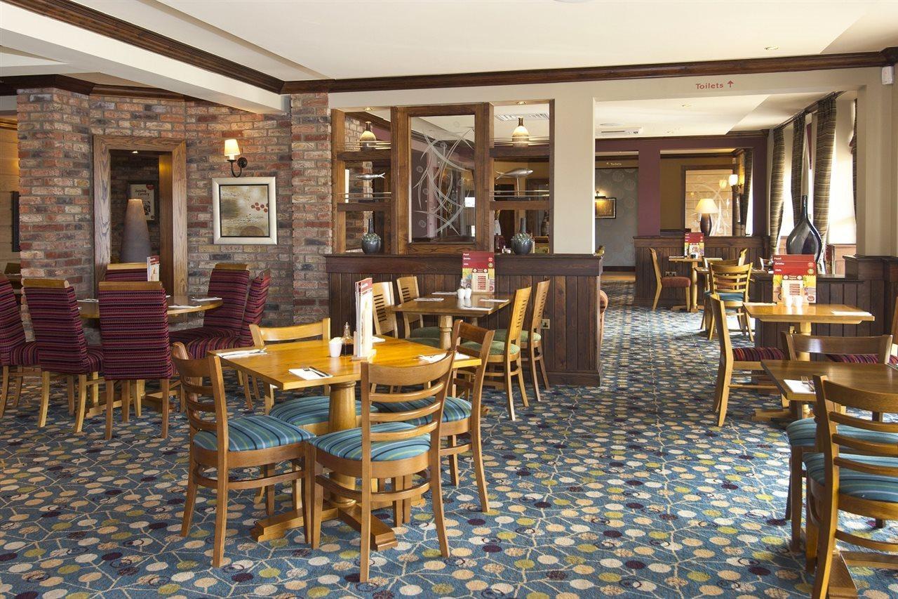 Premier Inn Bicester Exteriör bild