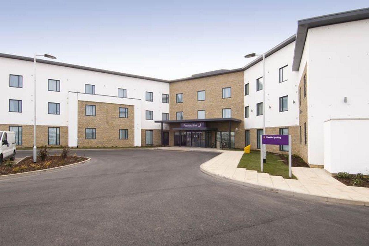 Premier Inn Bicester Exteriör bild