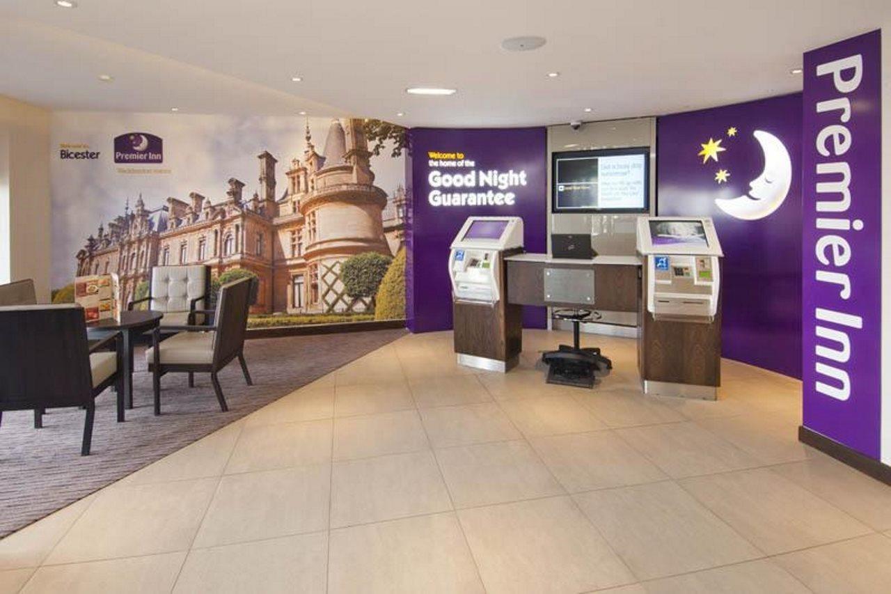 Premier Inn Bicester Exteriör bild