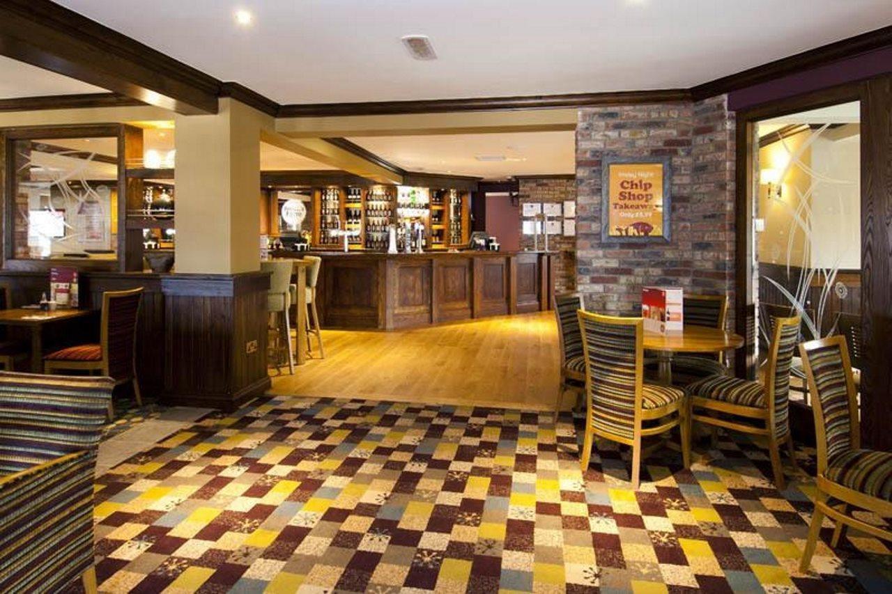 Premier Inn Bicester Exteriör bild