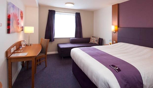 Premier Inn Bicester Exteriör bild